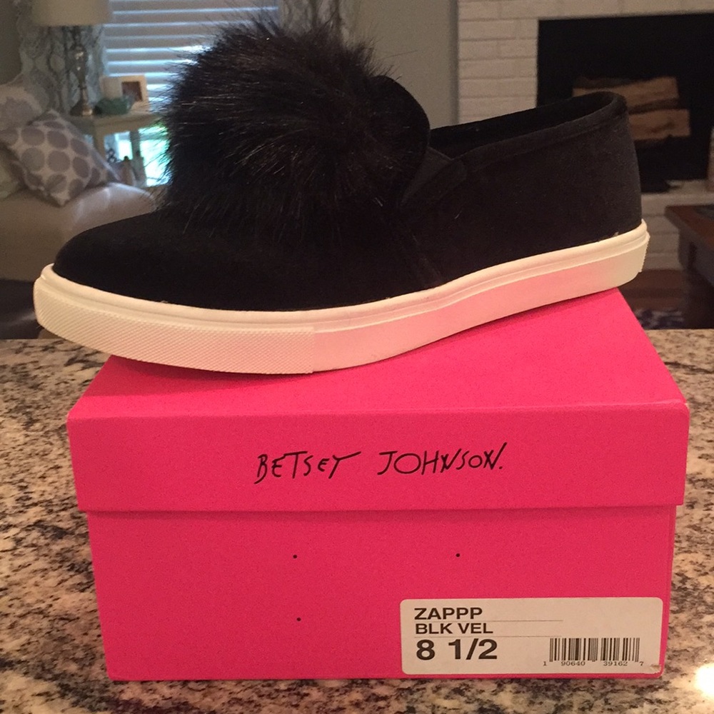 Betsey Johnson Slip on sneakers